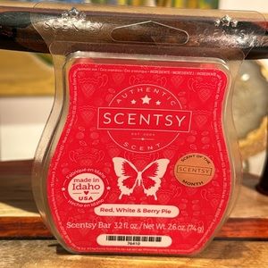 Red White & Berry Bar